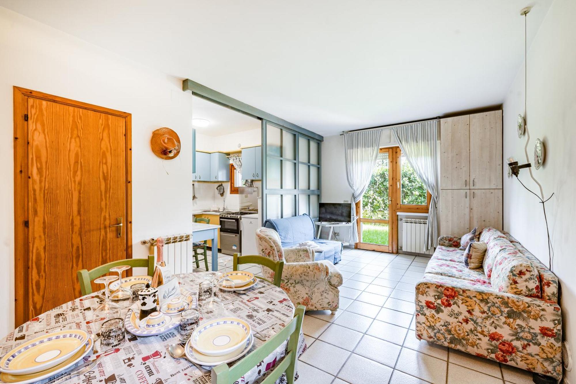 La Chimera 700M From Sea - Happy Rentals Масса Экстерьер фото